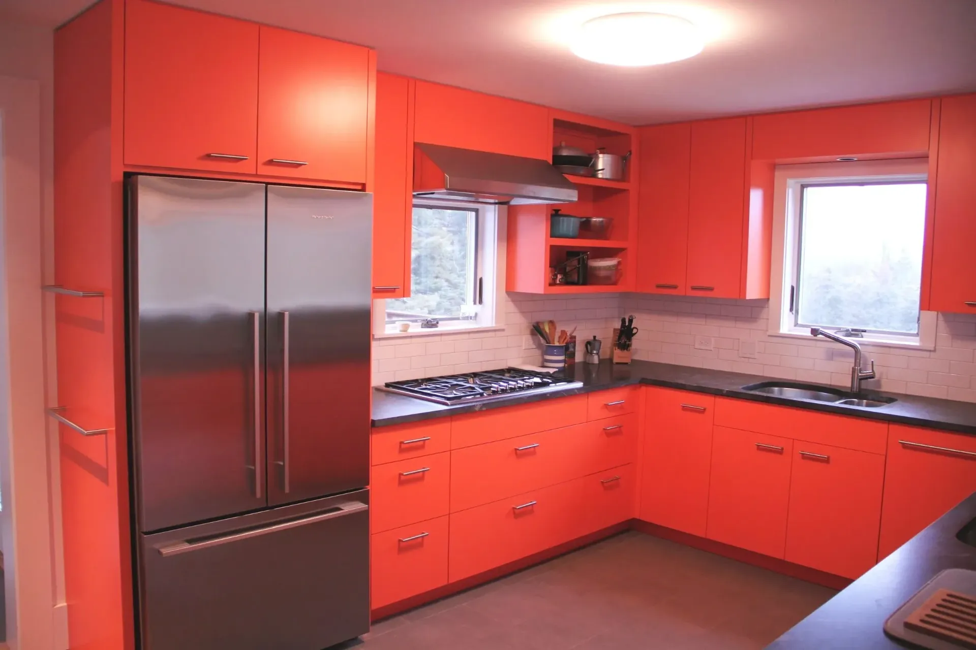 مطبخ إم دي إف (برتقالي أحمر)